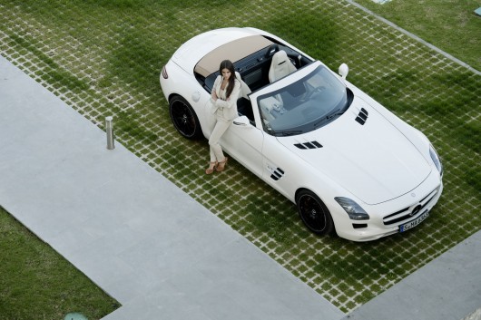 Mercedes-Benz SLS AMG Roadster 2012