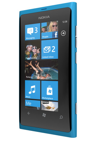 lumia_800_2