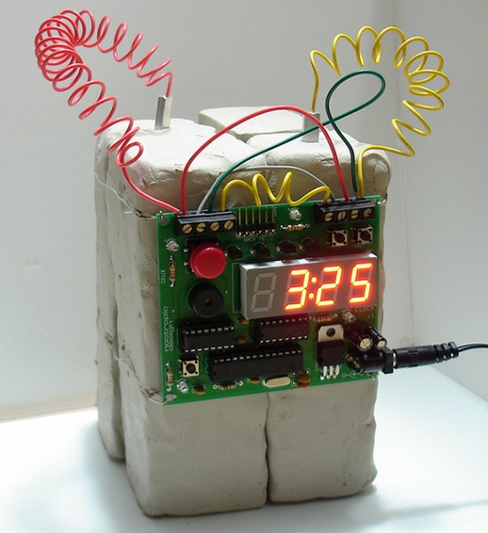 Defusable-Alarm-Clock-1